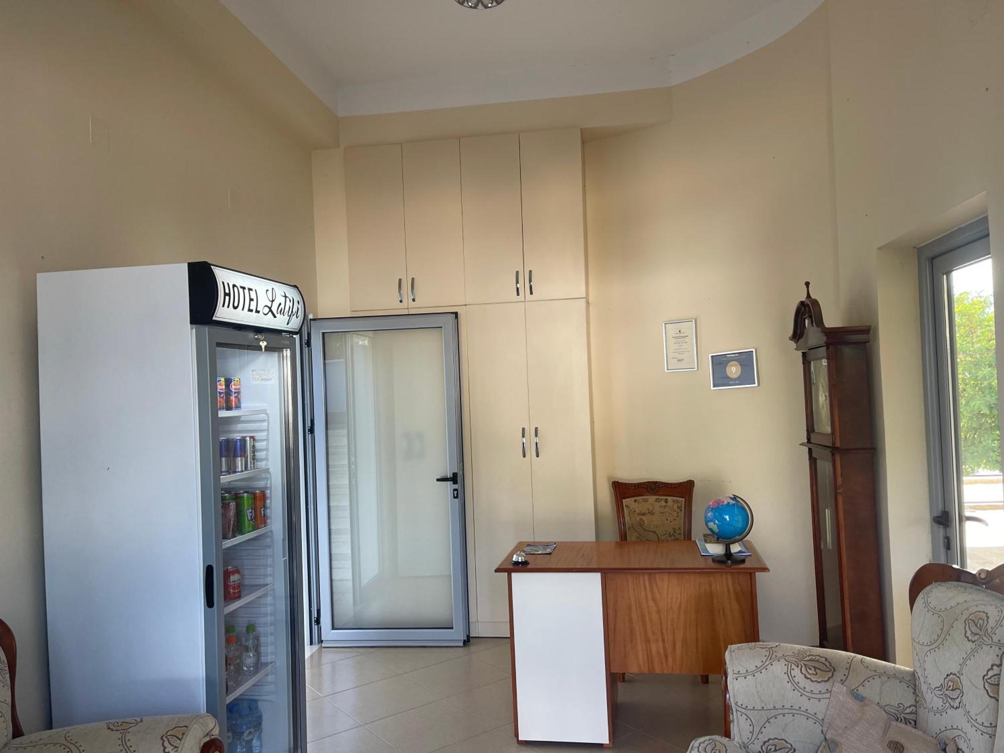 Hotel Latifi Gramsh Luaran gambar