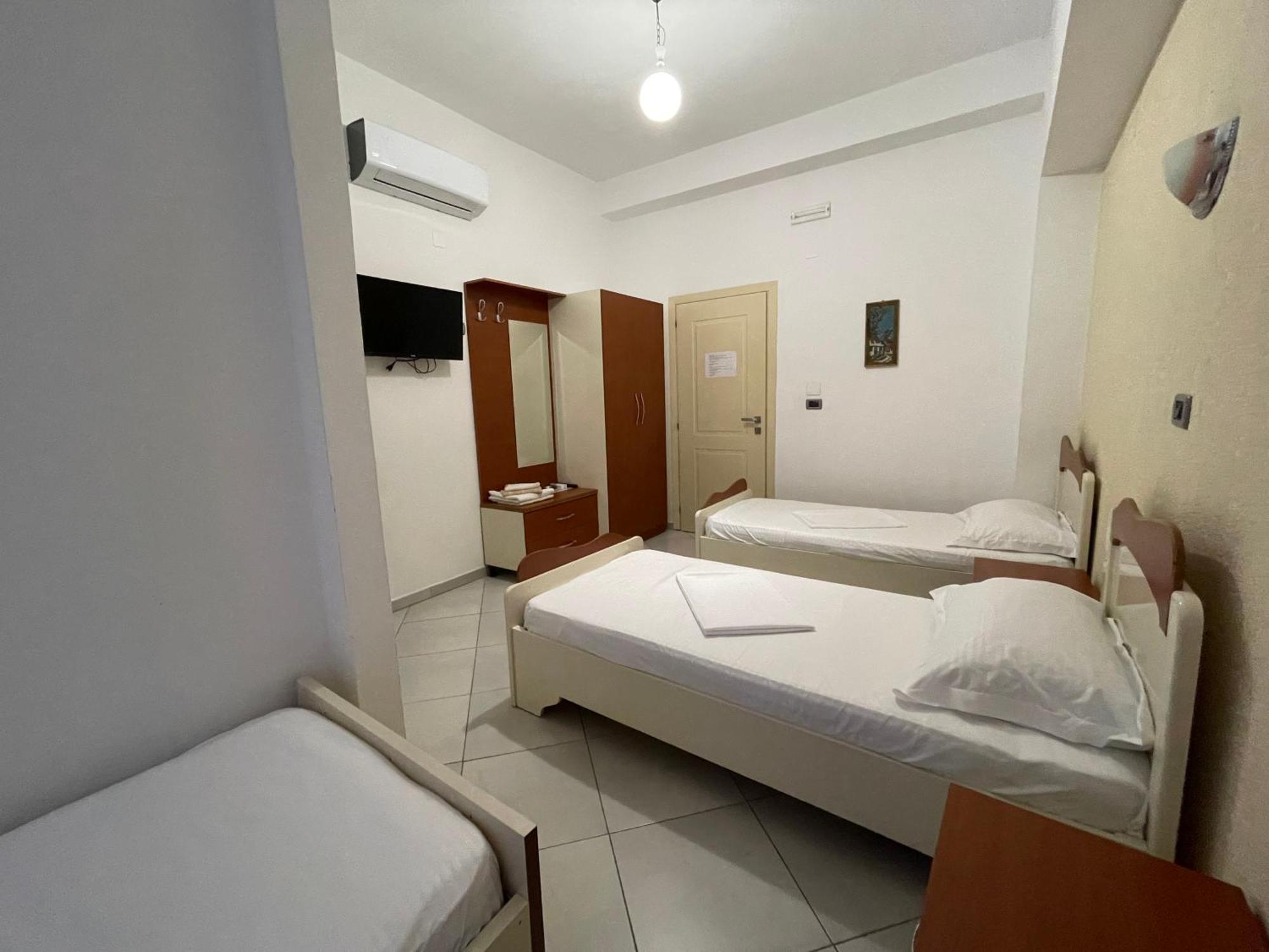 Hotel Latifi Gramsh Luaran gambar