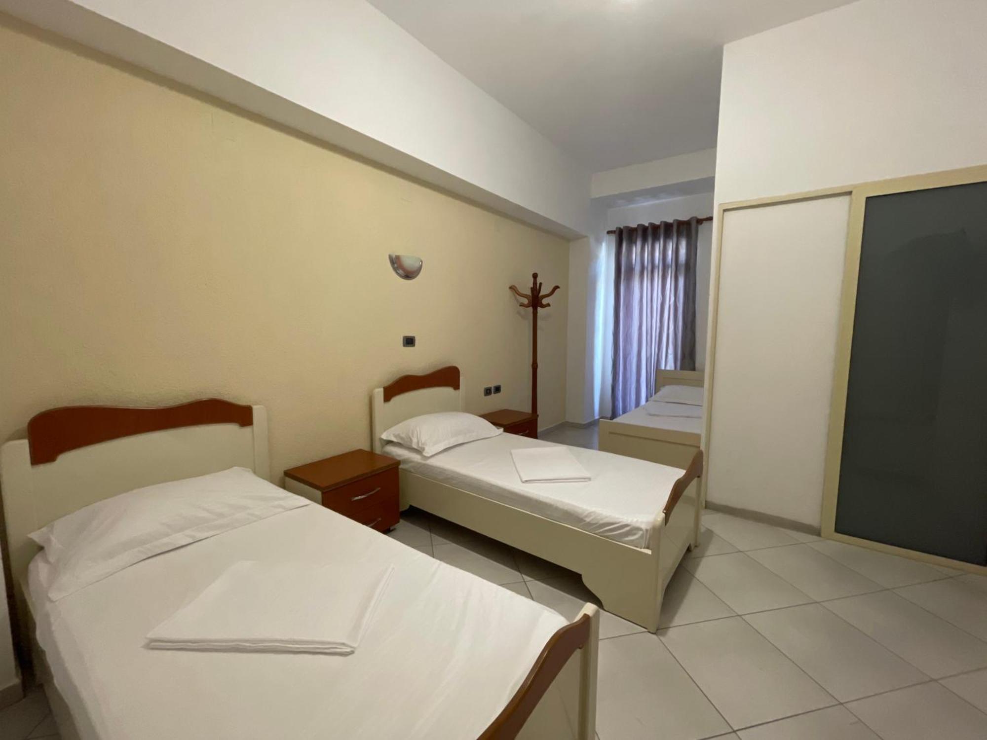 Hotel Latifi Gramsh Luaran gambar