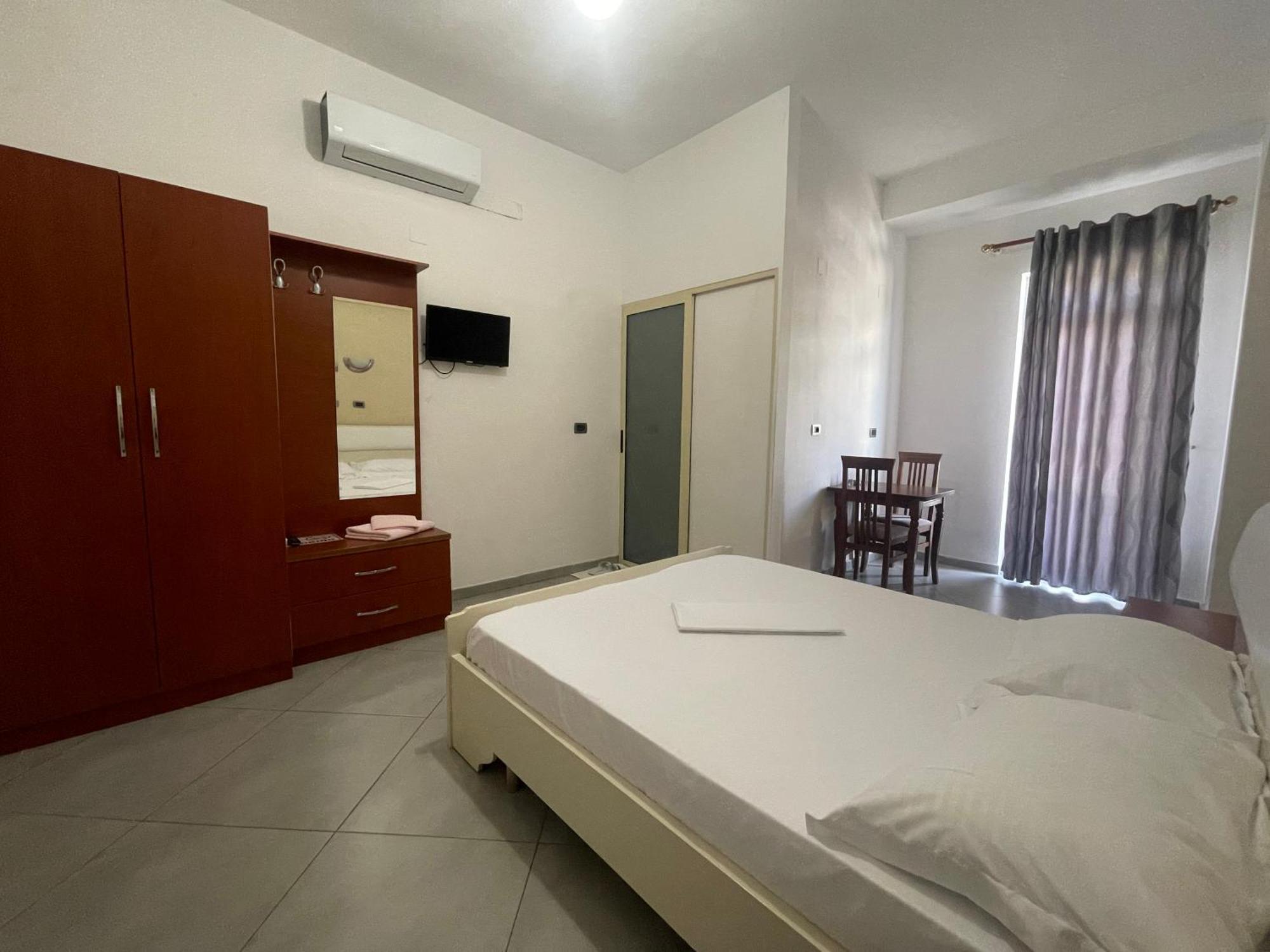 Hotel Latifi Gramsh Luaran gambar