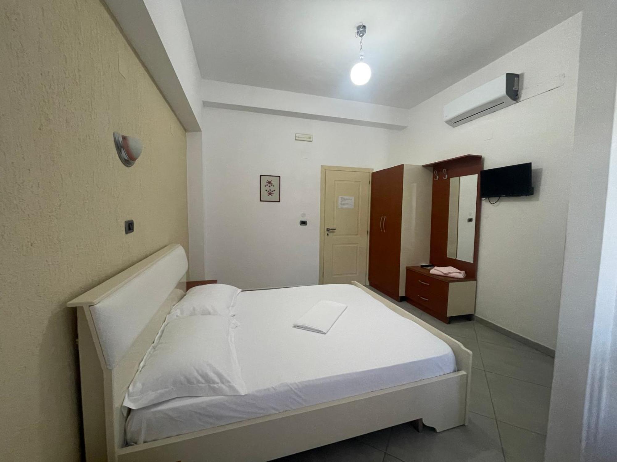 Hotel Latifi Gramsh Luaran gambar