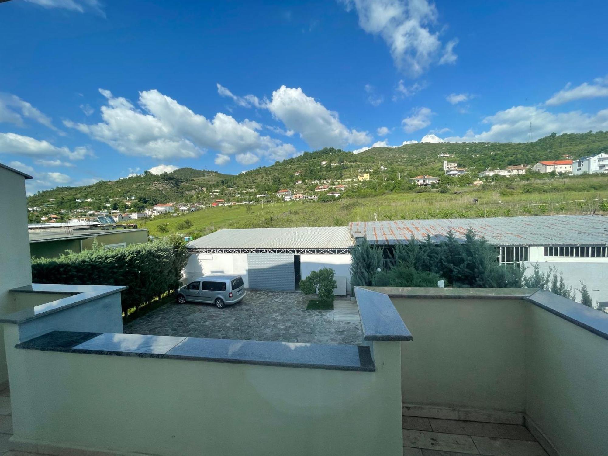 Hotel Latifi Gramsh Luaran gambar