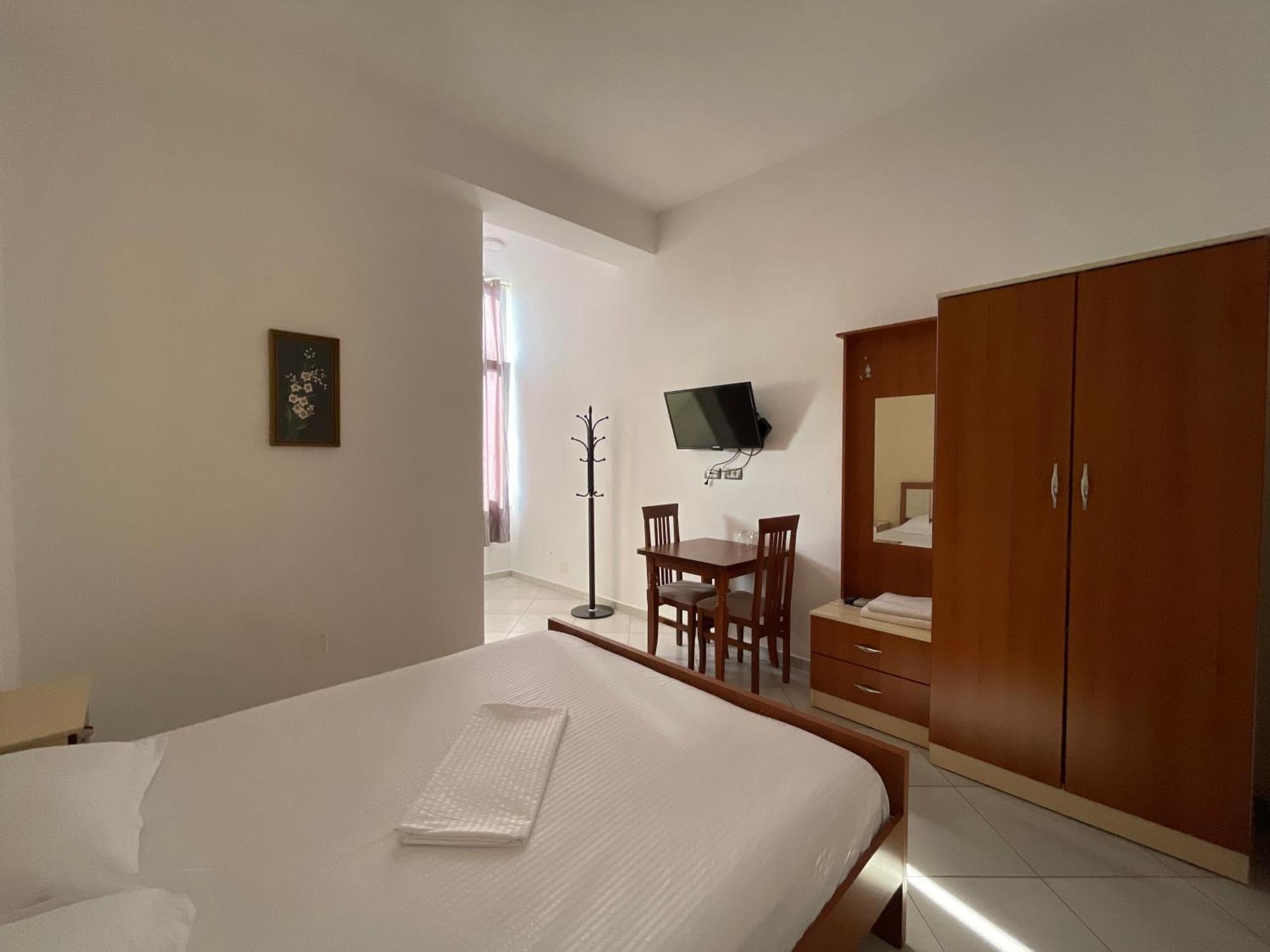 Hotel Latifi Gramsh Luaran gambar