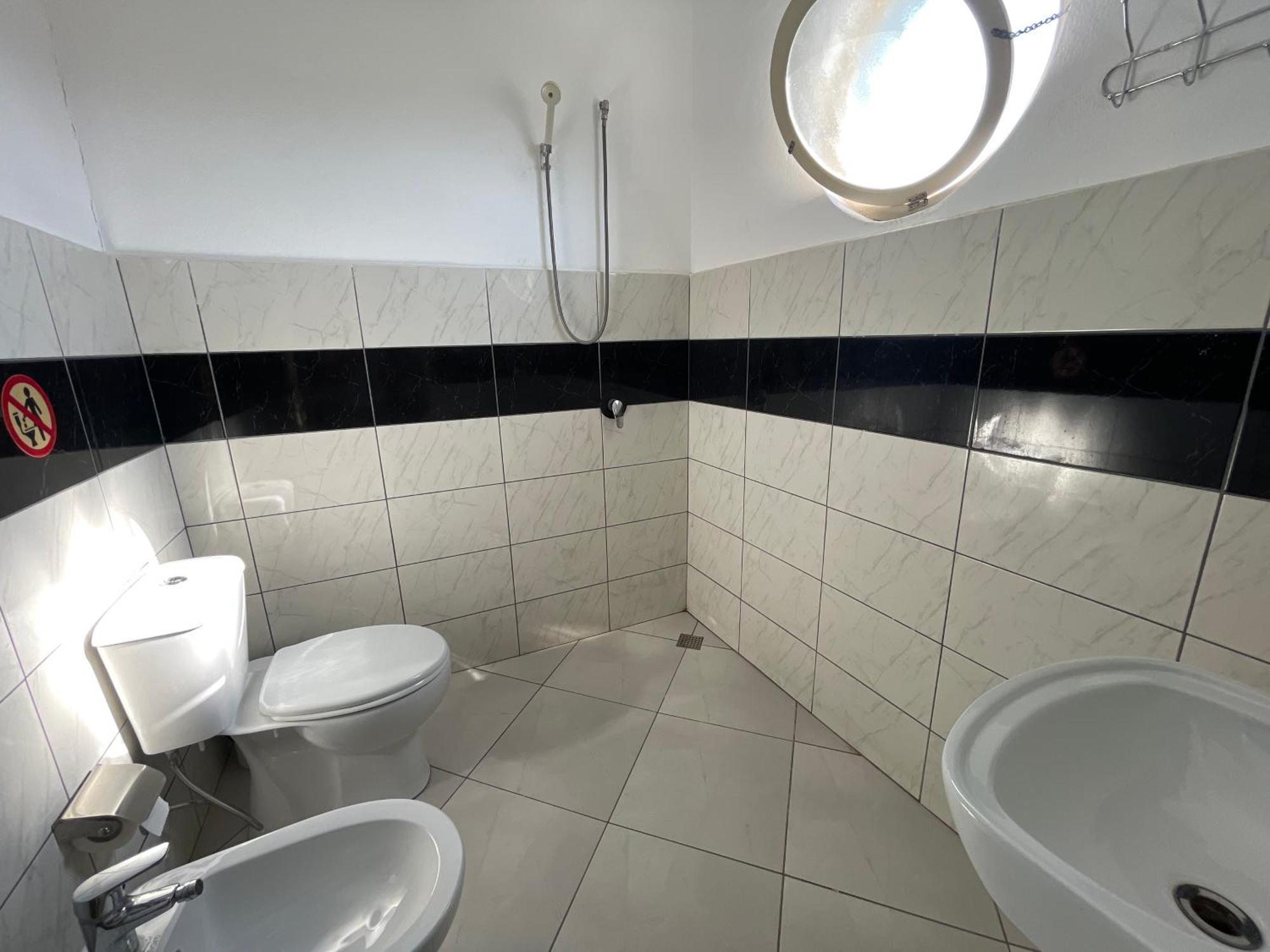Hotel Latifi Gramsh Luaran gambar