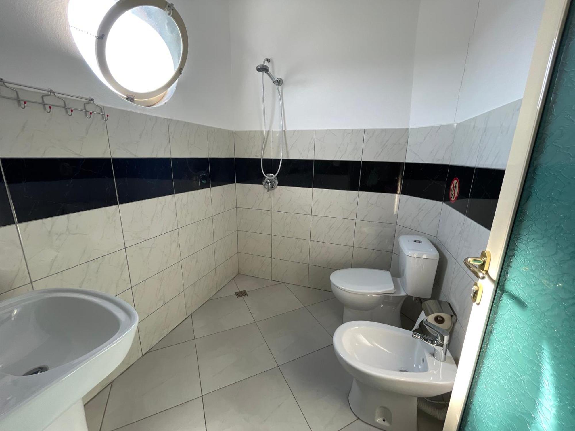 Hotel Latifi Gramsh Luaran gambar
