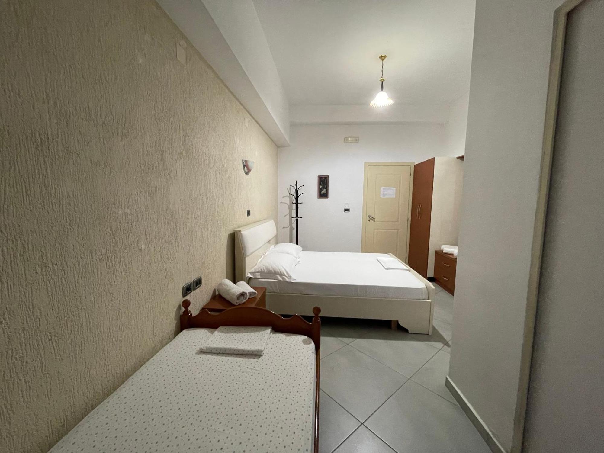 Hotel Latifi Gramsh Luaran gambar